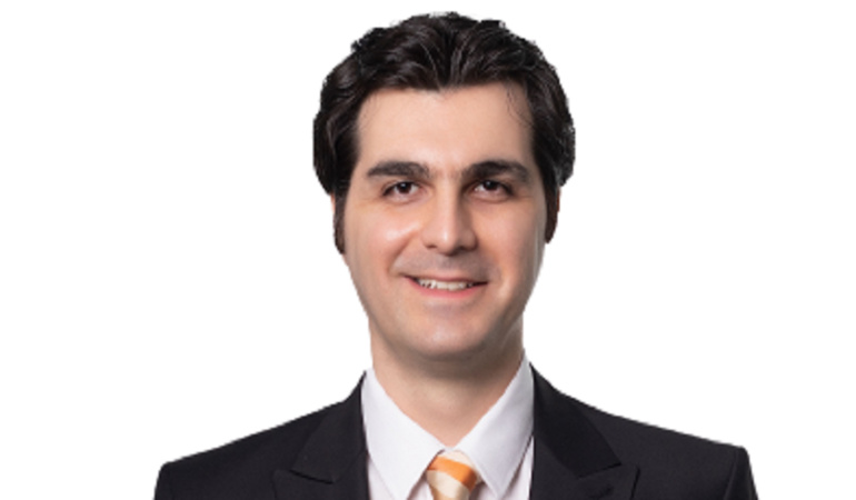 سپهر فلاحتی وکیل مهاجرت به کانادا